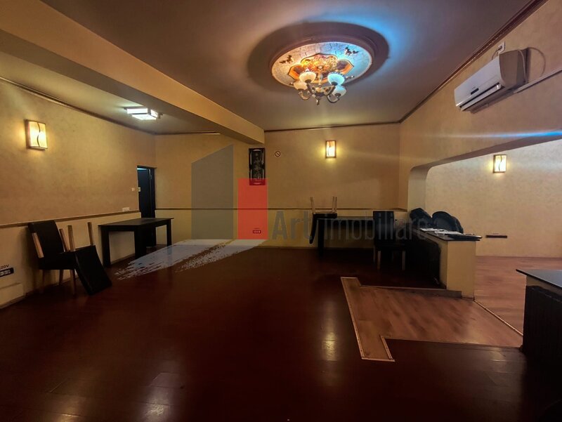 Parcul Carol, urgent!  deschidere mare, comercial/birouri, negociabil