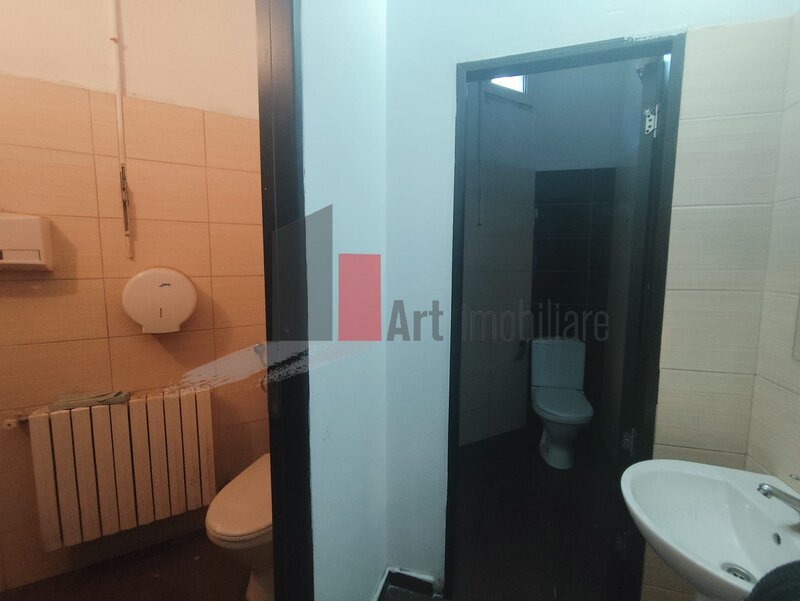 Parcul Carol, urgent!  deschidere mare, comercial/birouri, negociabil