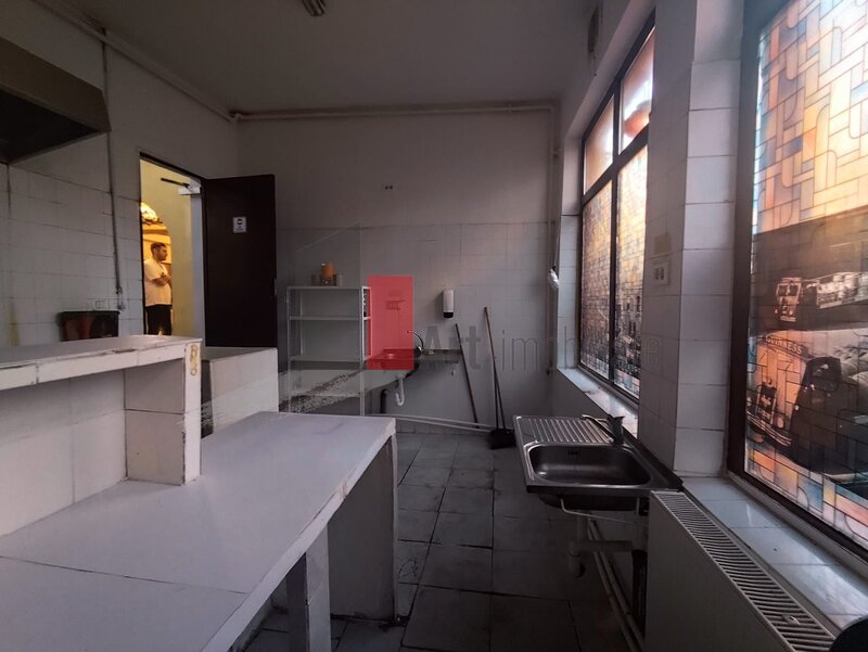 Parcul Carol, urgent!  deschidere mare, comercial/birouri, negociabil