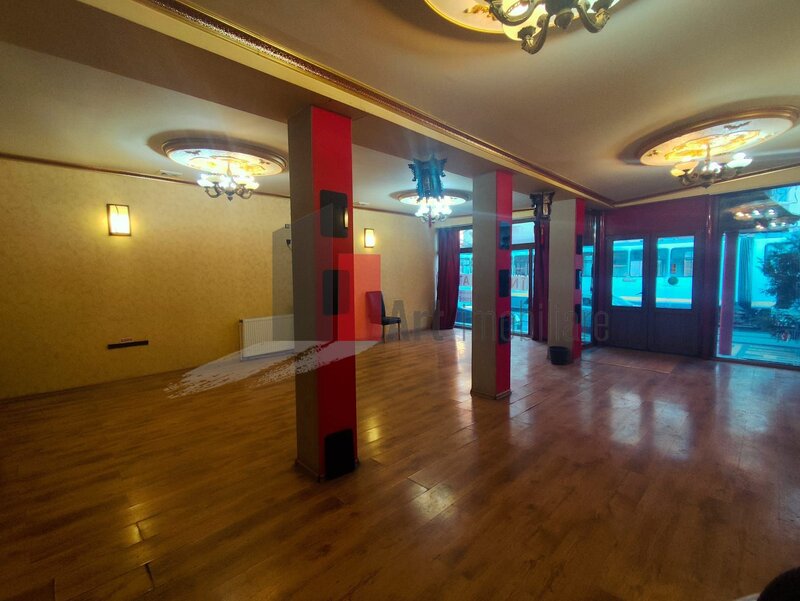 Parcul Carol, urgent!  deschidere mare, comercial/birouri, negociabil