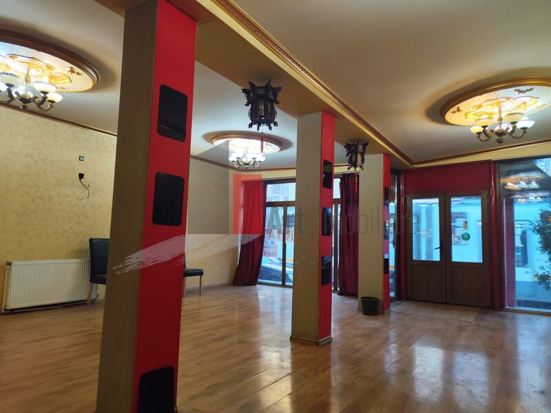 Parcul Carol, urgent!  deschidere mare, comercial/birouri, negociabil